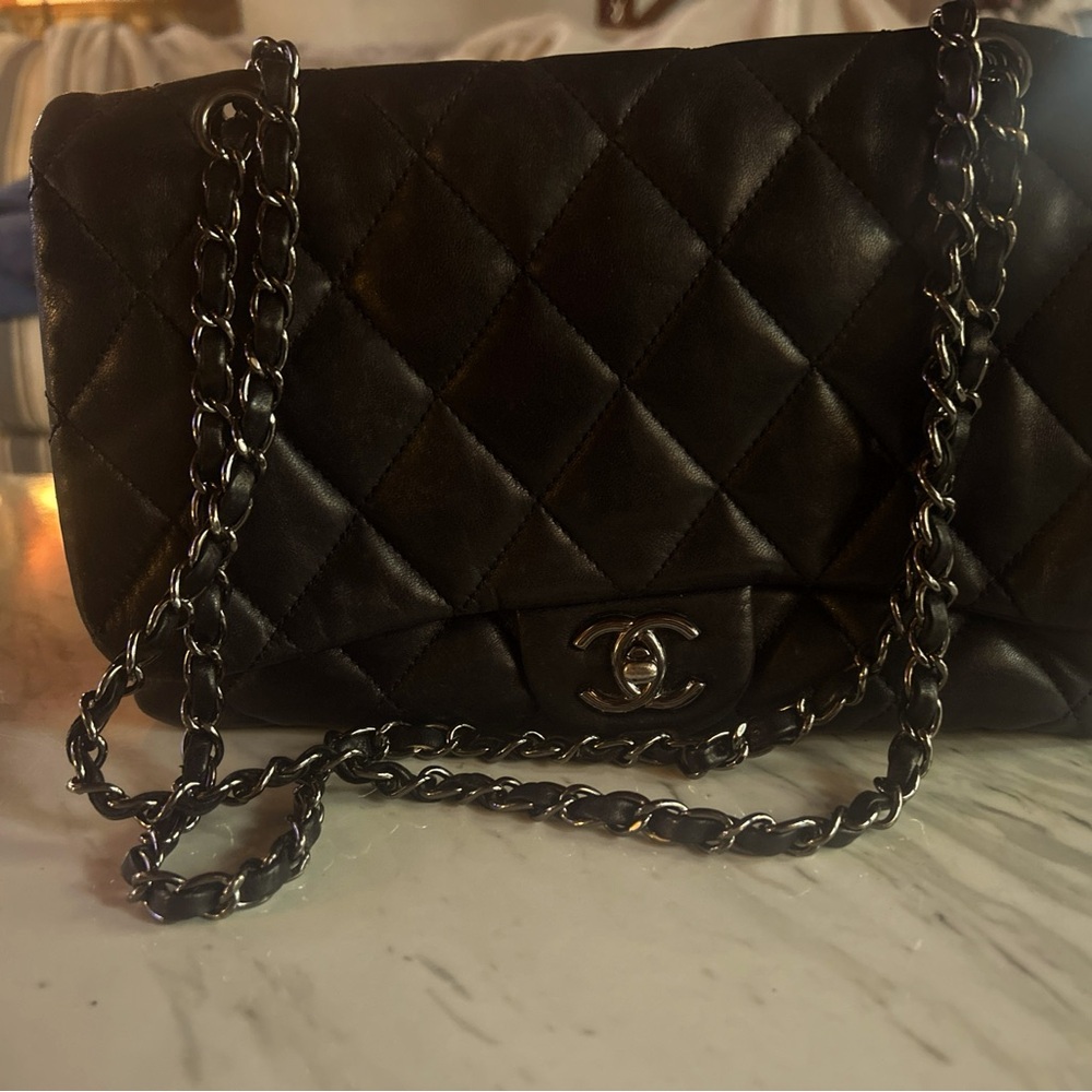 CHANEL Black Quilted Shoulder Bag